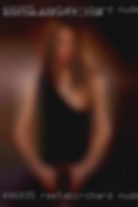 Reetabirchard, nude